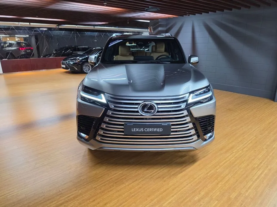 Lexus LX — фото 9