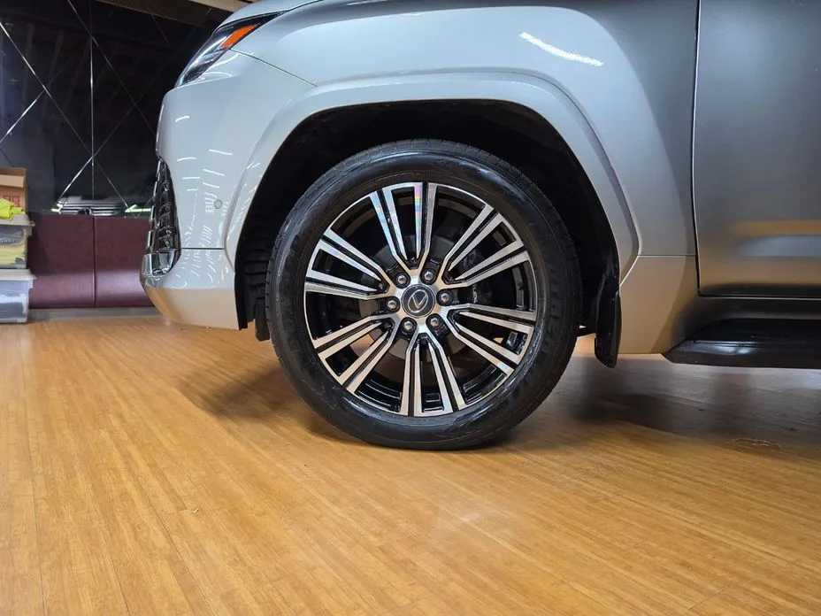 Lexus LX — фото 7