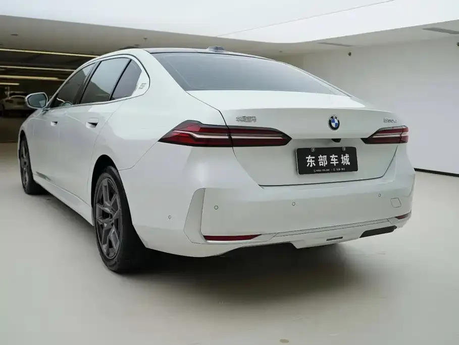 BMW 5 Series — фото 2