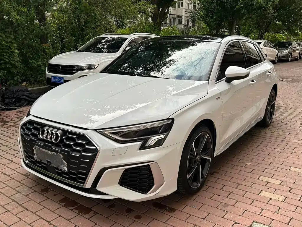 Audi A3 — фото 1