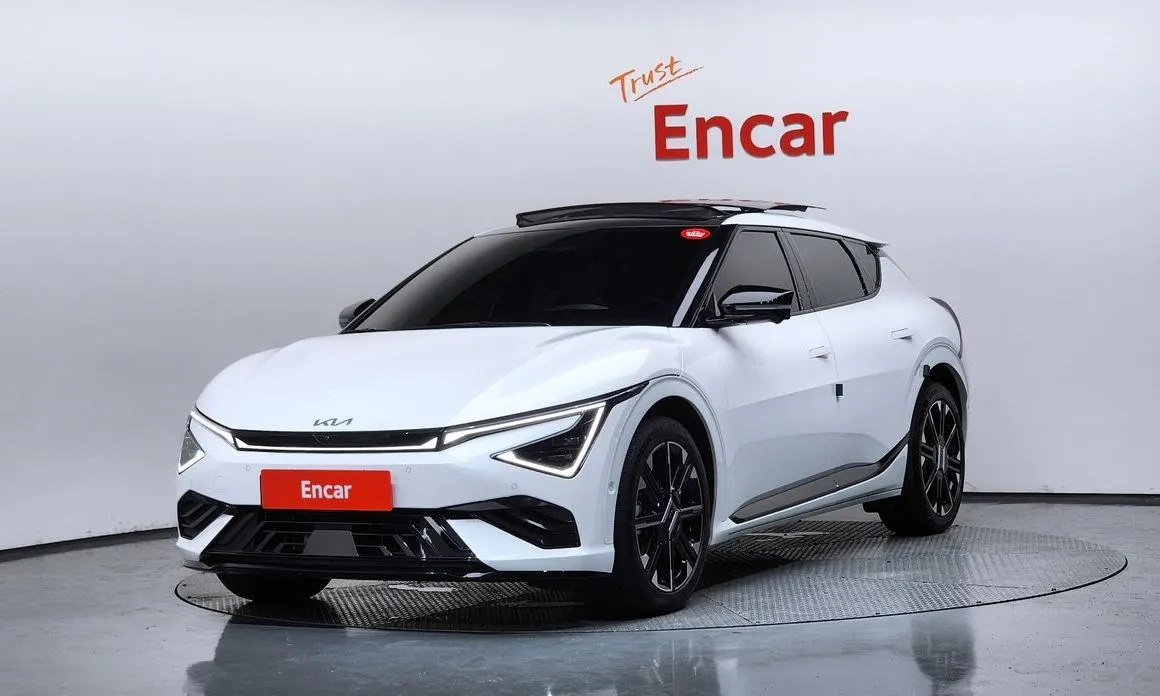 Kia EV6 — фото 1
