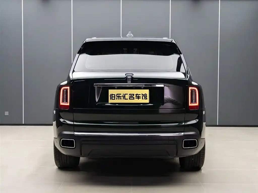 Rolls-Royce Cullinan — фото 9