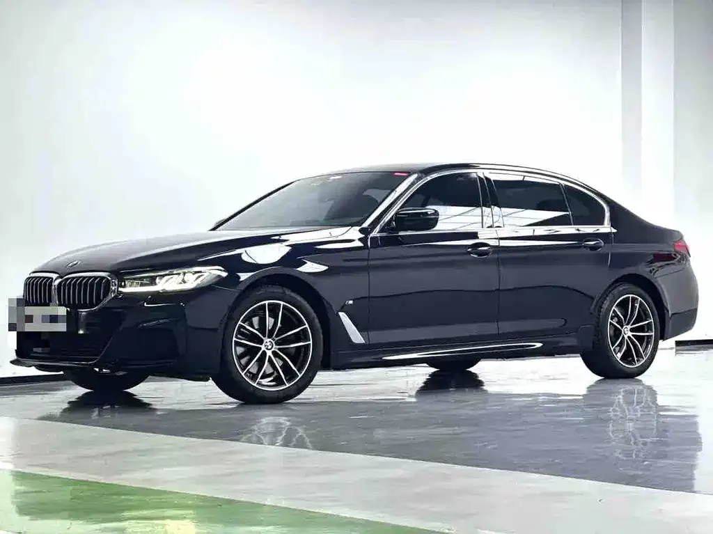 BMW 5 Series — фото 1