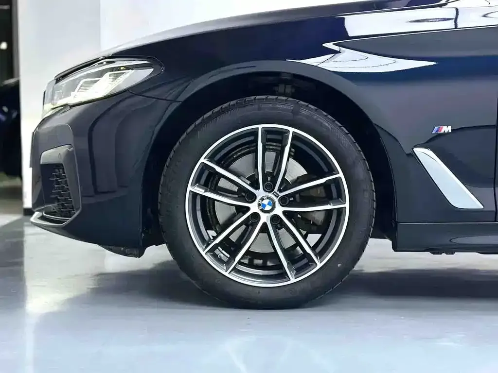 BMW 5 Series — фото 2
