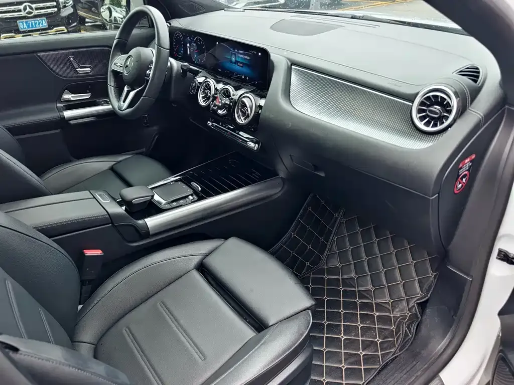 Mercedes-Benz GLA — фото 6