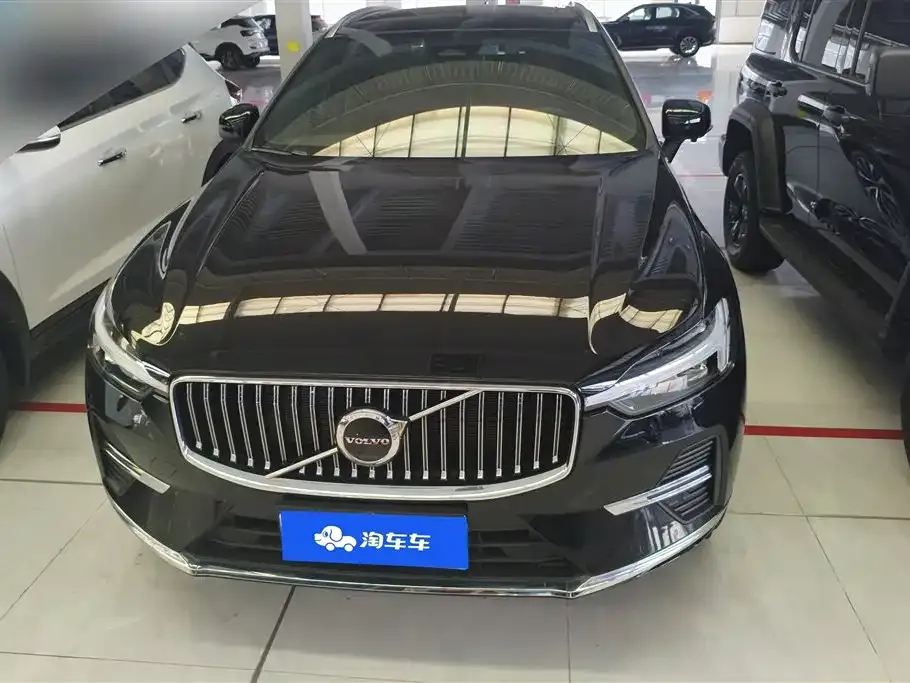 Volvo XC60 — фото 10