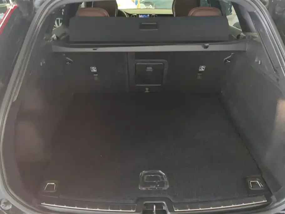 Volvo XC60 — фото 2