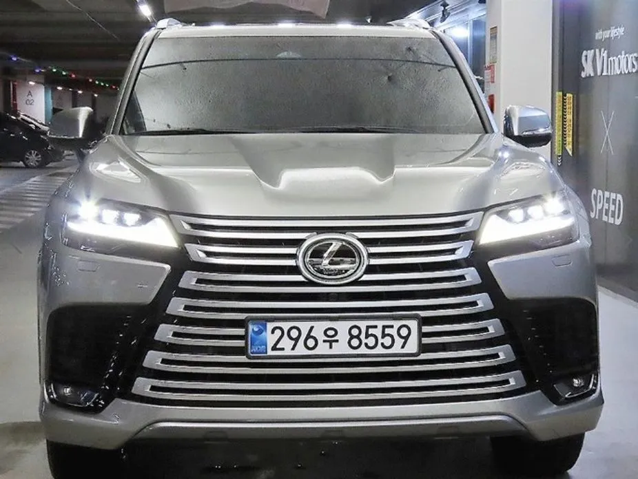 Lexus LX — фото 8