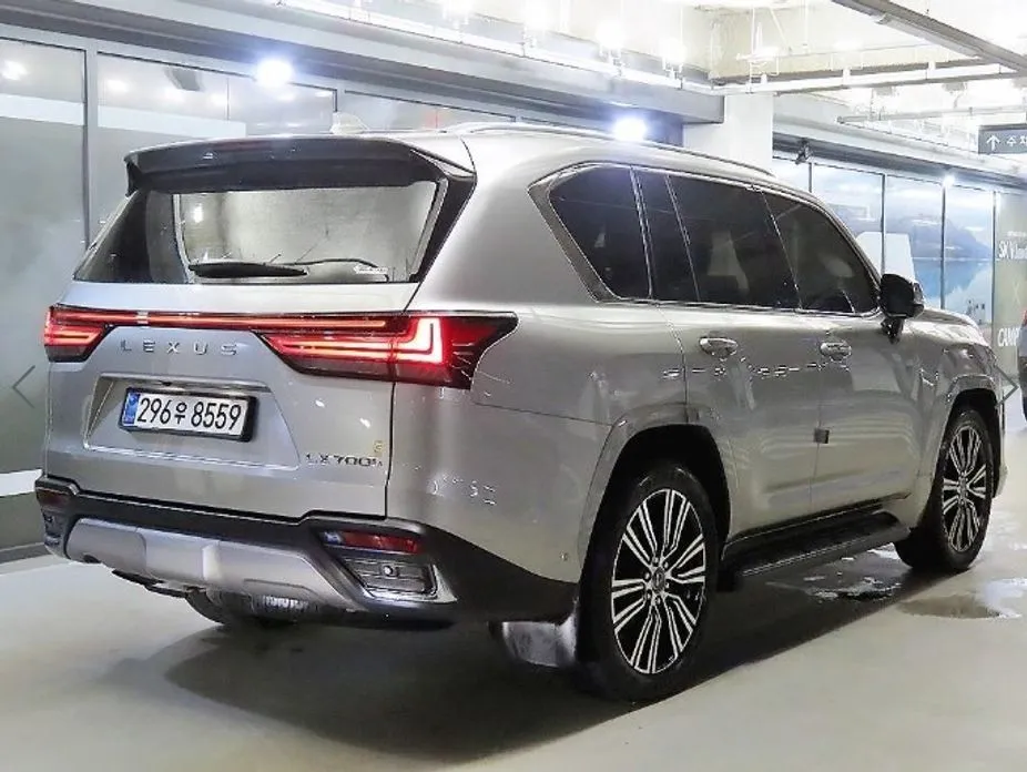 Lexus LX — фото 10