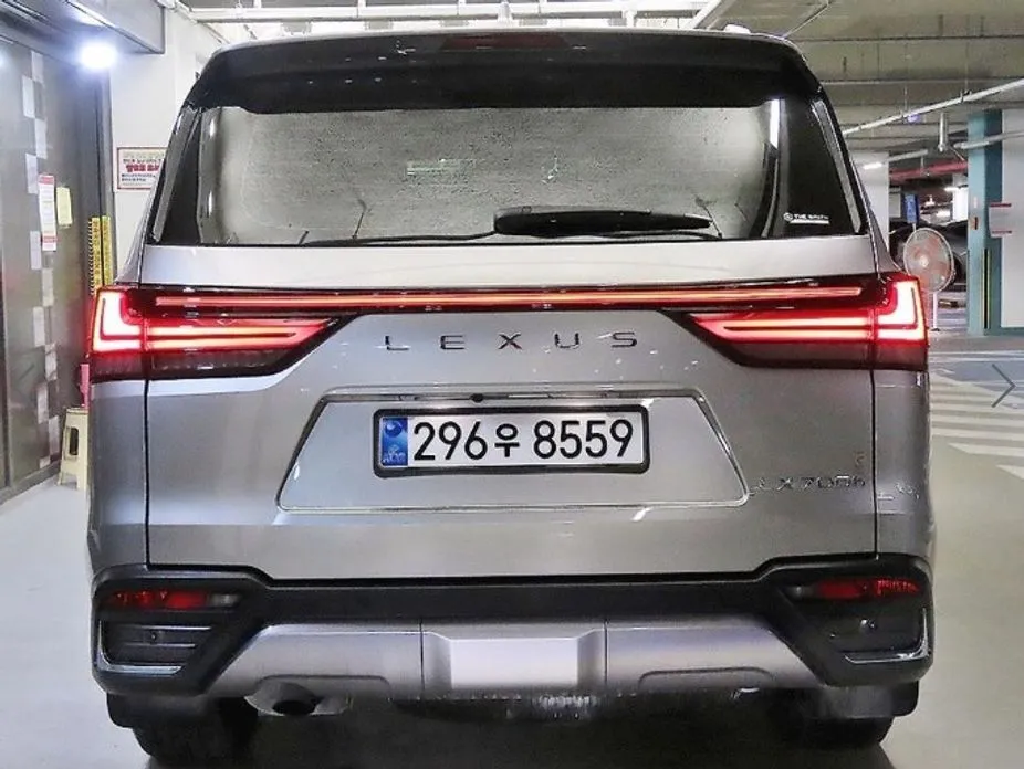 Lexus LX — фото 9