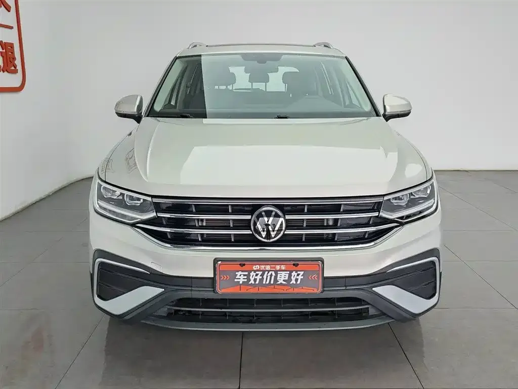 Volkswagen Tiguan L — фото 2
