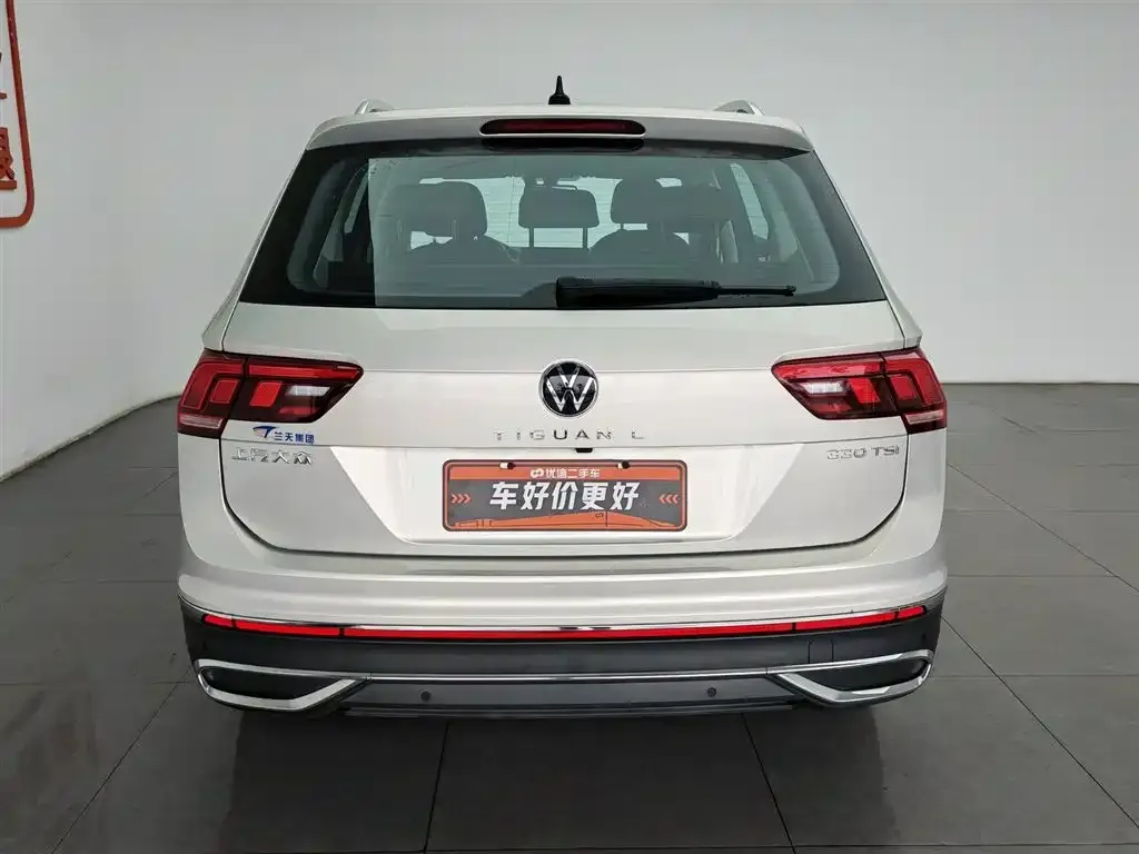Volkswagen Tiguan L — фото 10