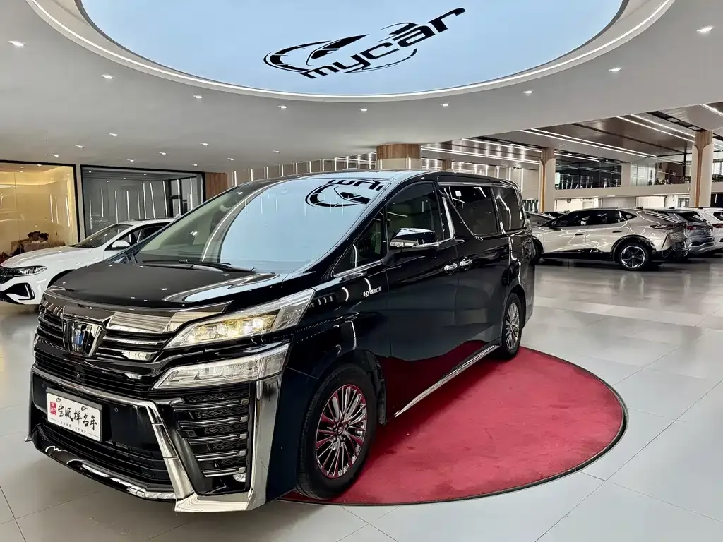 Toyota Vellfire — фото 1