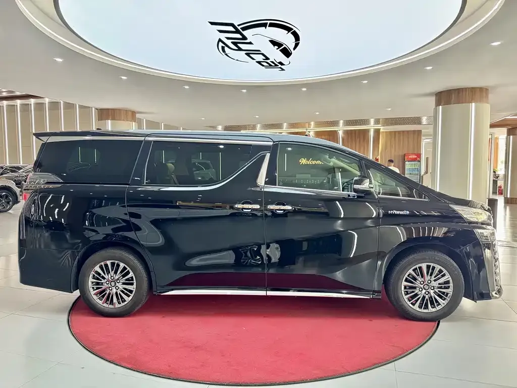 Toyota Vellfire — фото 2