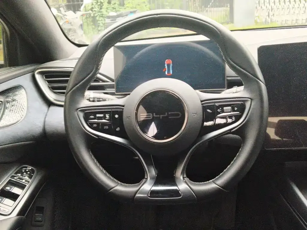 BYD Seal — фото 4