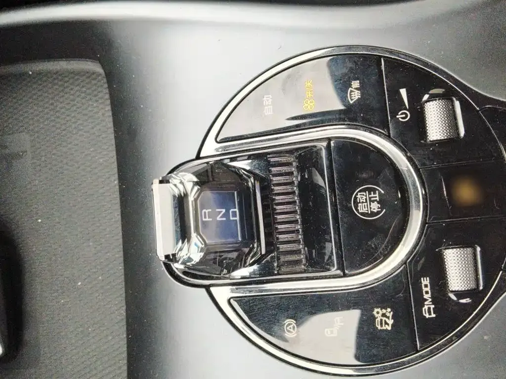 BYD Seal — фото 8