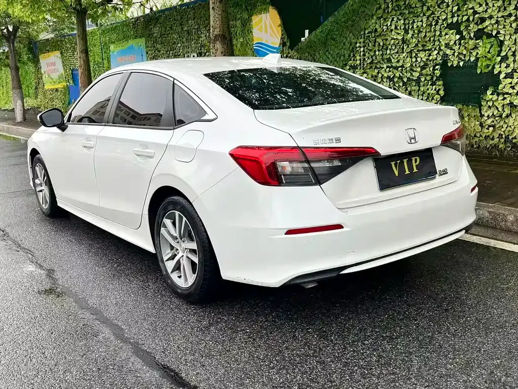 Honda Civic — фото 10