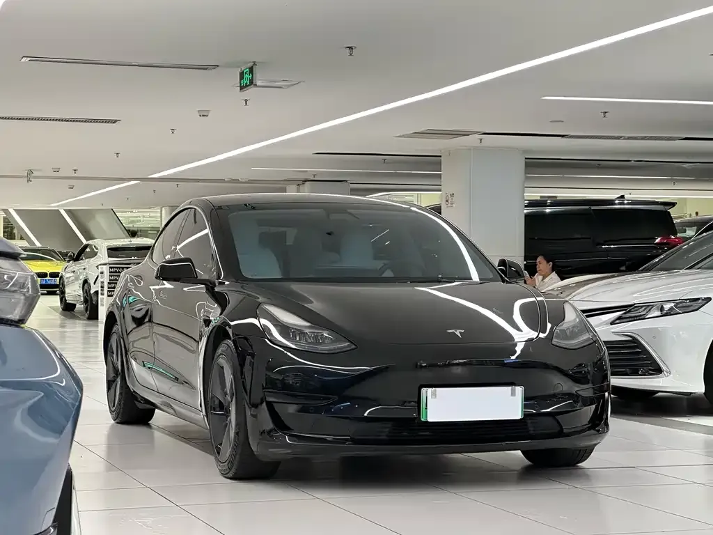 Tesla Model 3 — фото 2