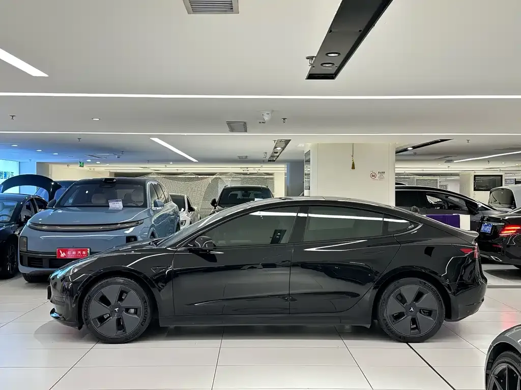 Tesla Model 3 — фото 4
