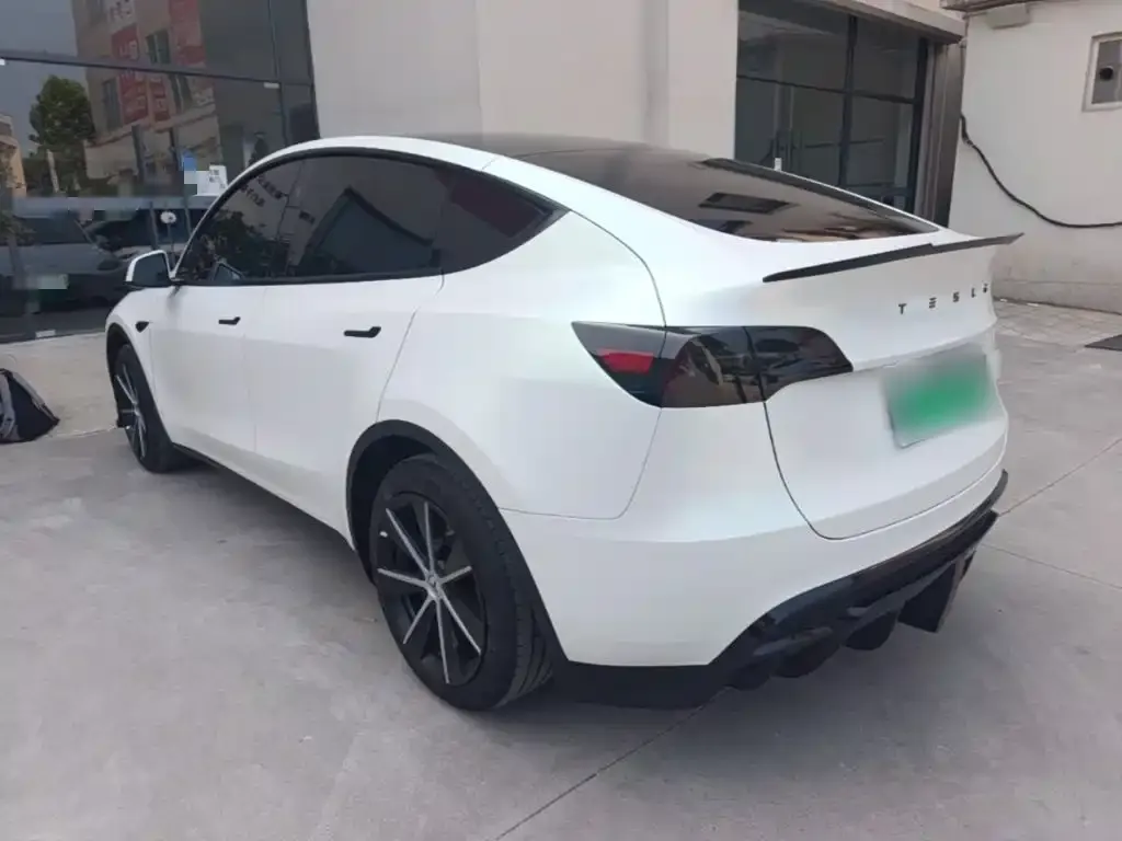 Tesla Model Y — фото 9