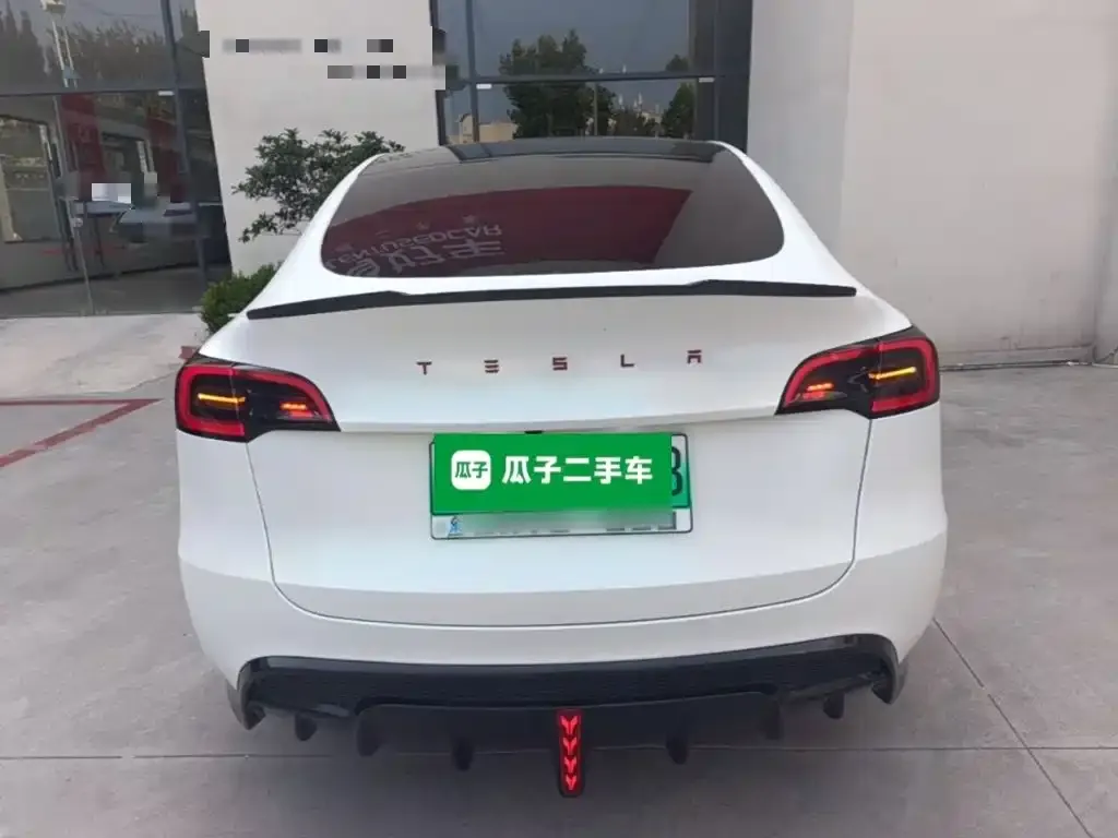 Tesla Model Y — фото 2