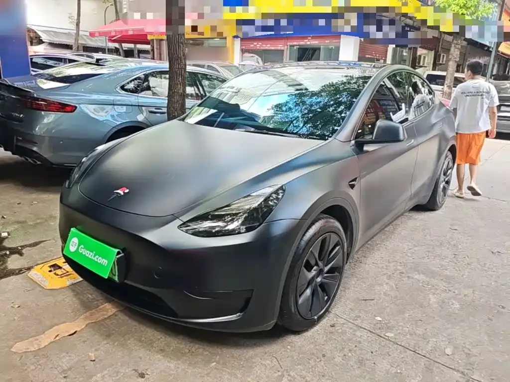 Tesla Model Y — фото 1