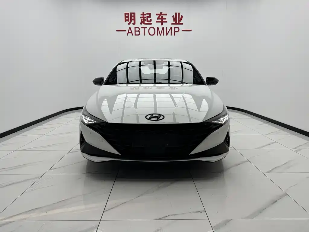 Hyundai Elantra — фото 3