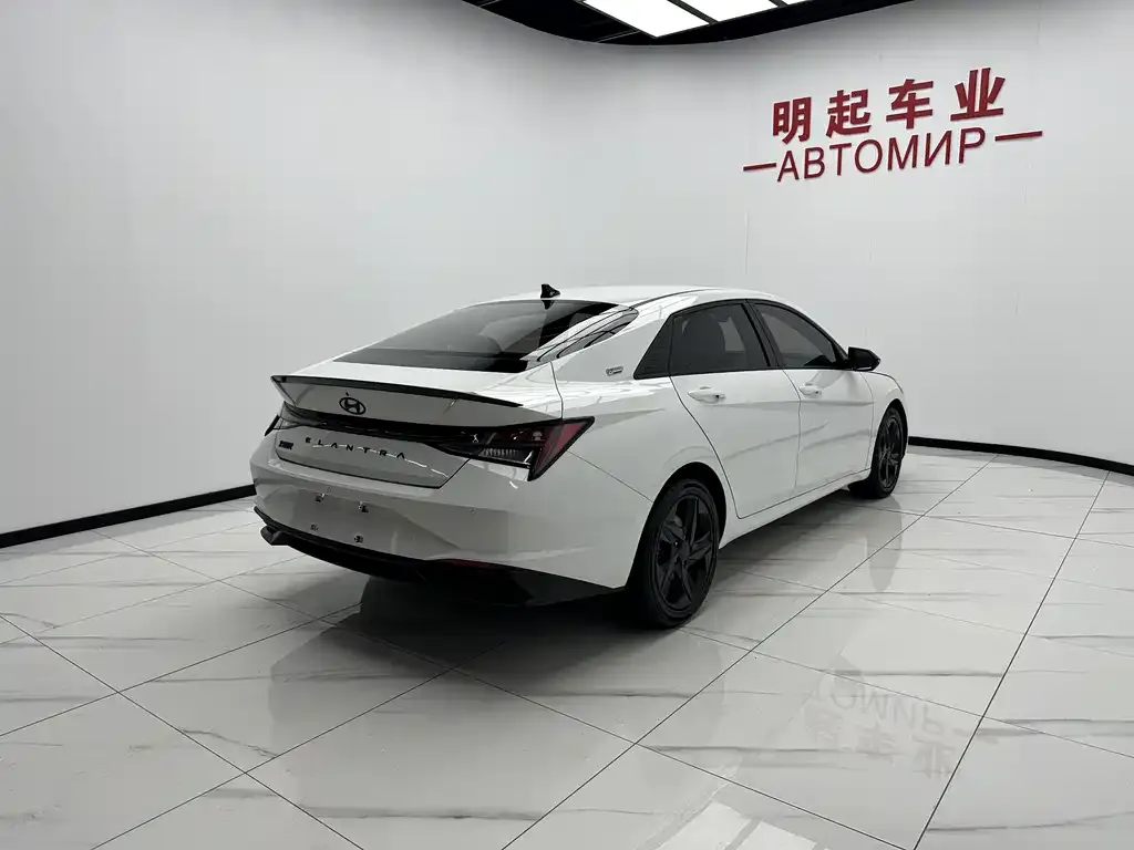 Hyundai Elantra — фото 9