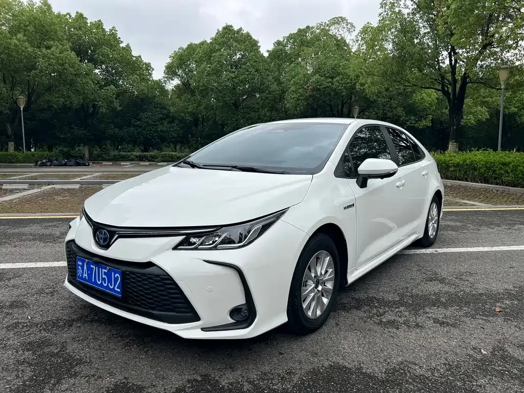 Toyota Corolla — фото 8