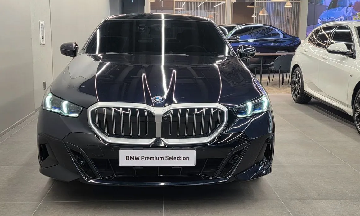 BMW i5 — фото 10