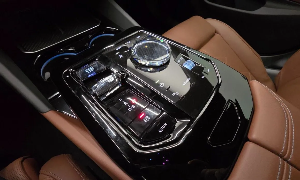 BMW i5 — фото 8