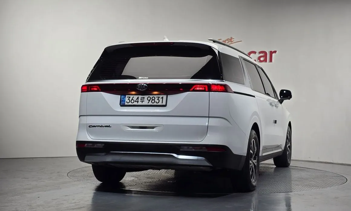 Kia Carnival — фото 10