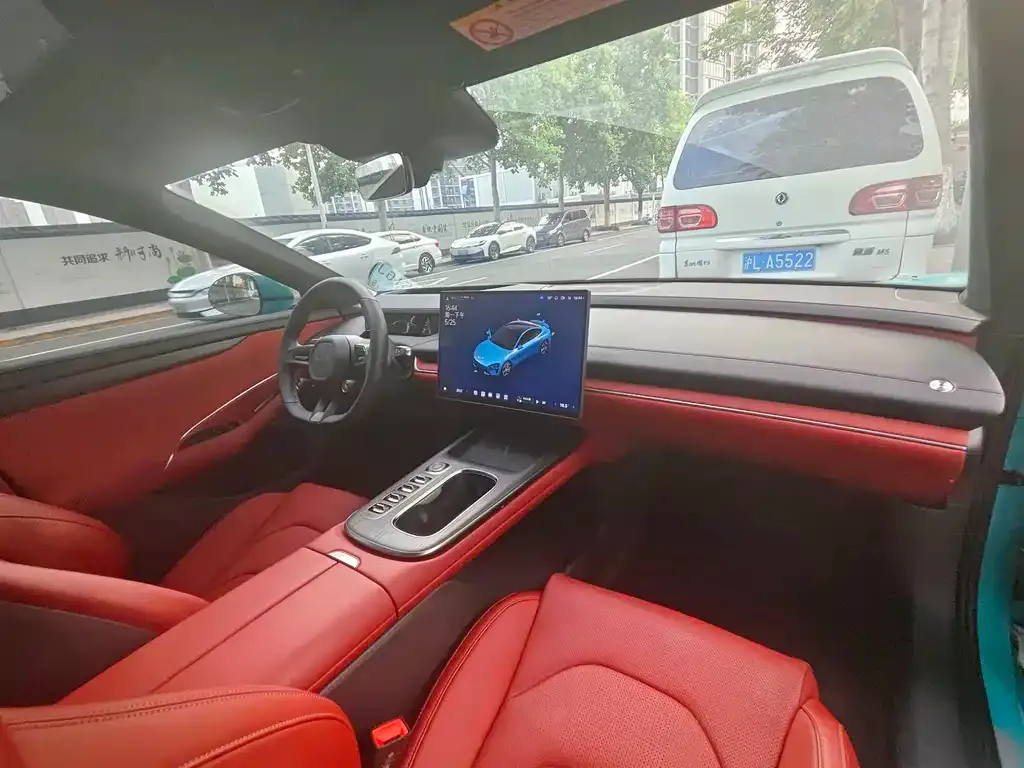 Xiaomi SU7 — фото 9