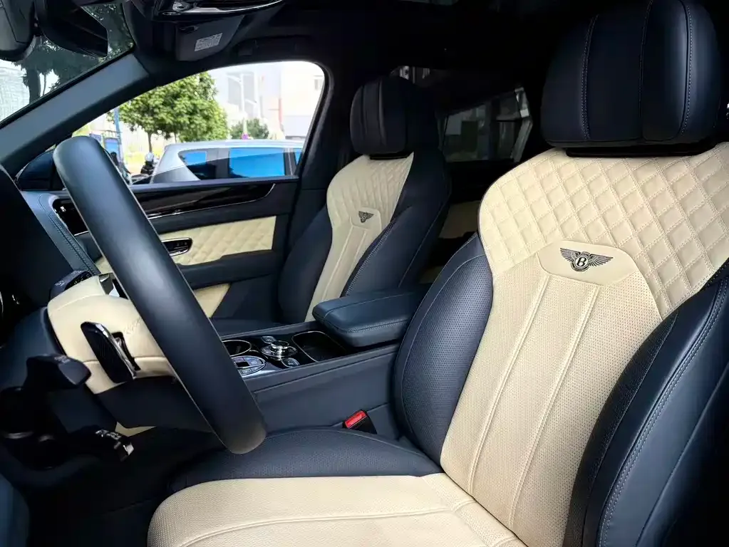 Bentley Bentayga — фото 10