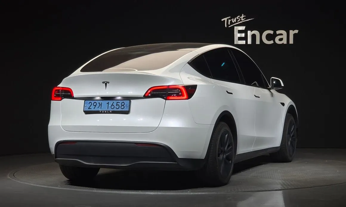 Tesla Model Y — фото 5