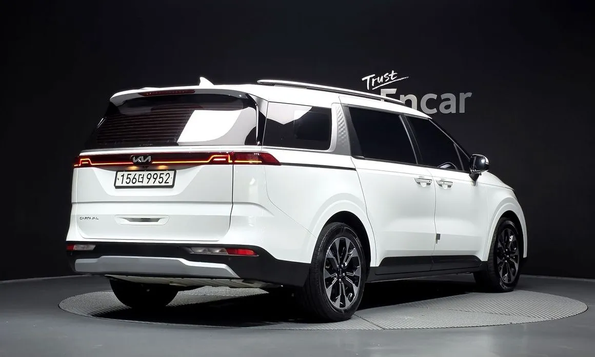 Kia Carnival — фото 10