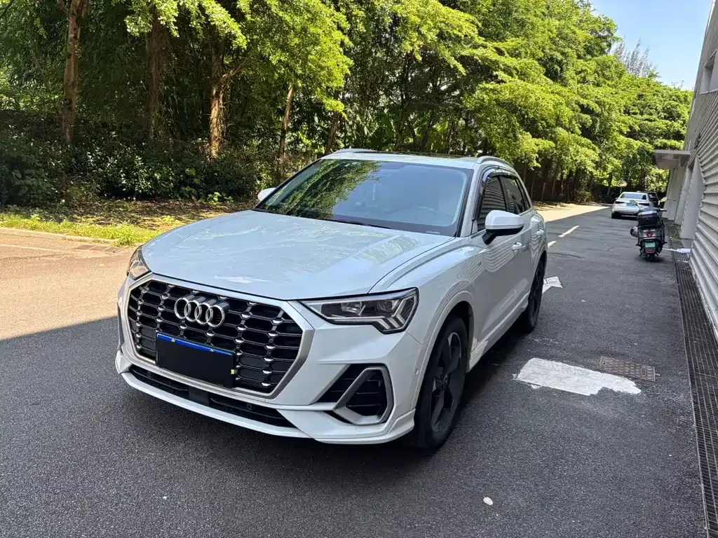 Audi Q3 — фото 1