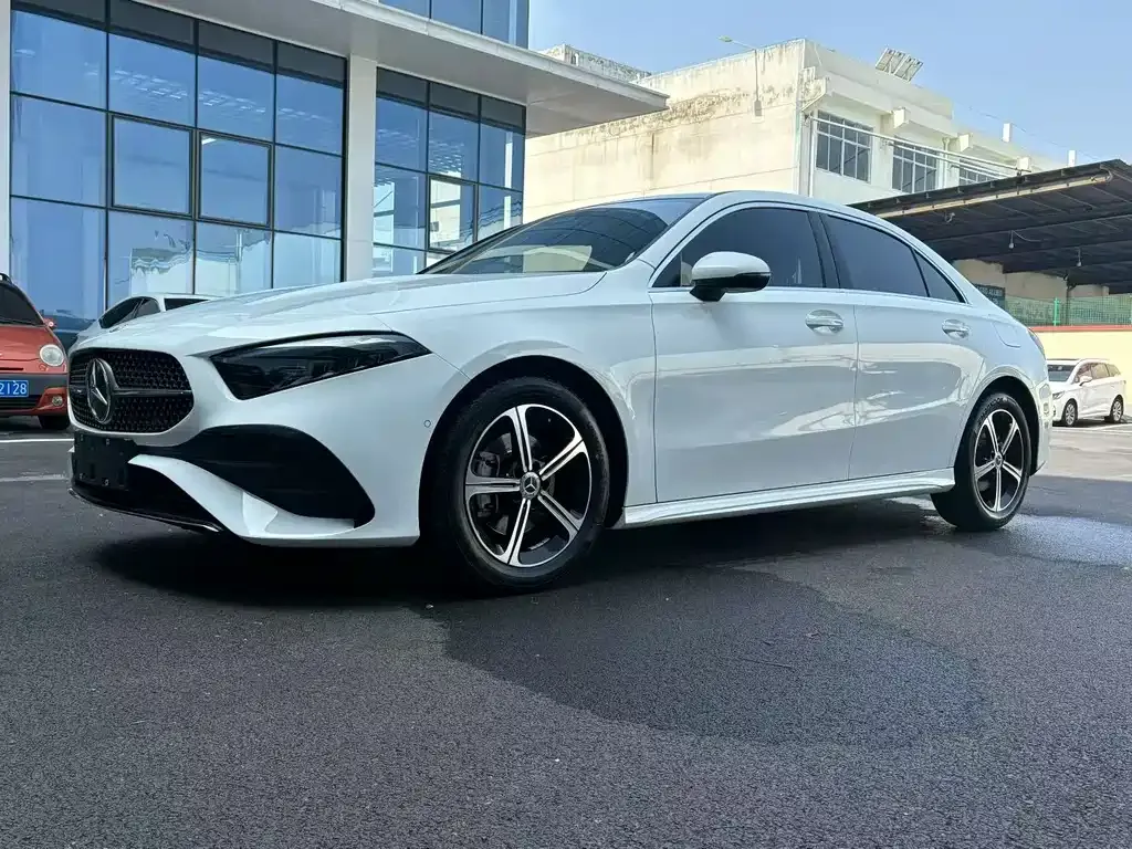 Mercedes-Benz A-Class — фото 1