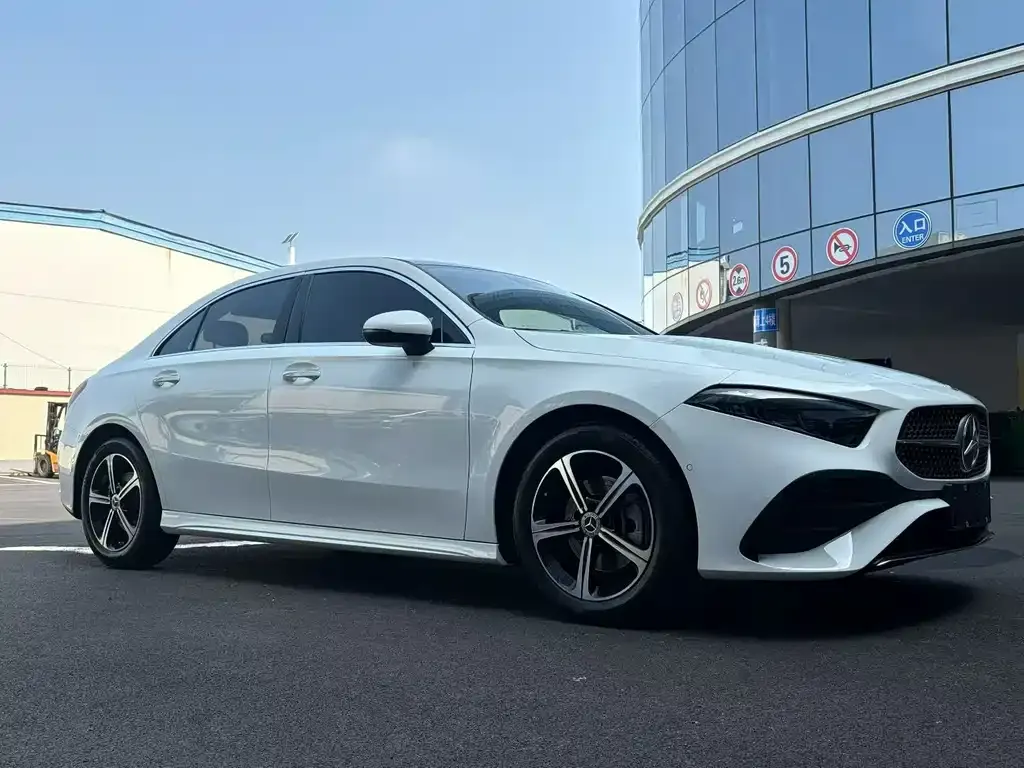 Mercedes-Benz A-Class — фото 9