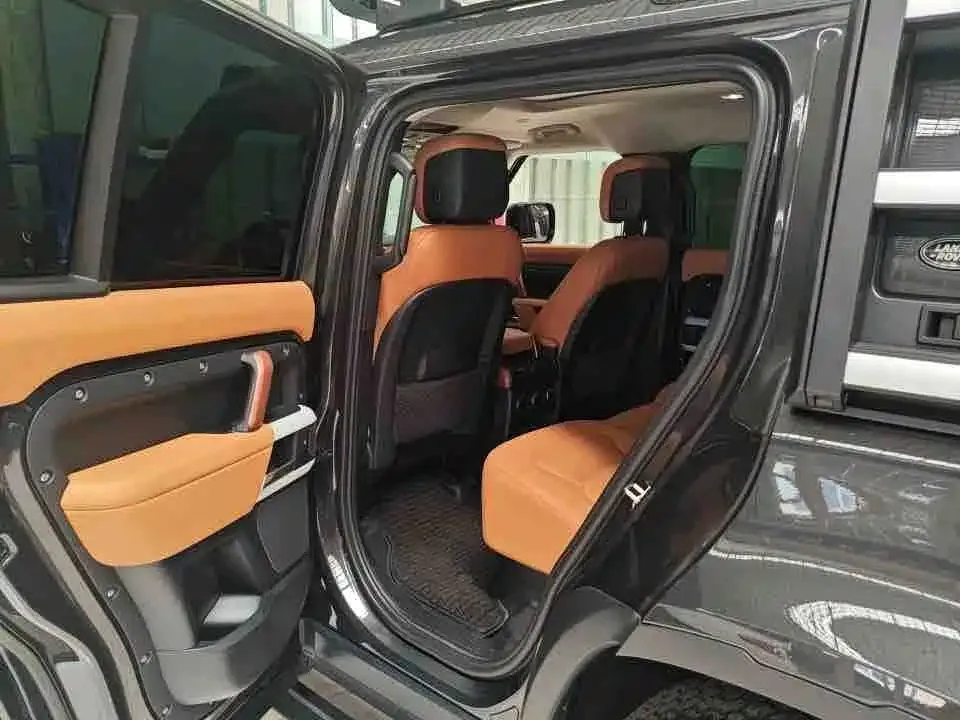 Land Rover Defender — фото 6
