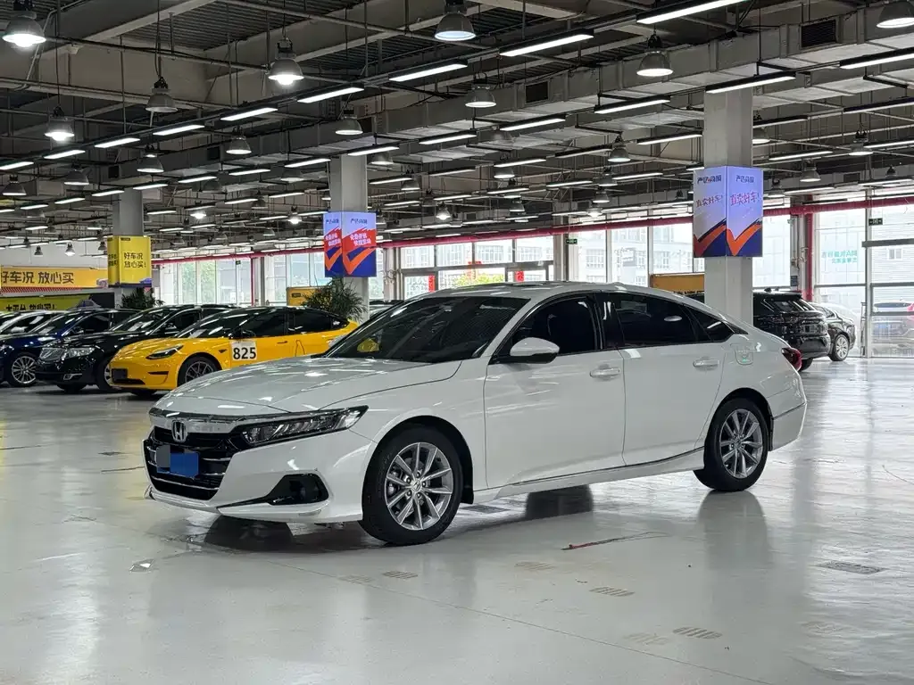 Honda Accord — фото 1