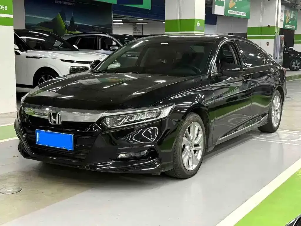 Honda Accord — фото 1