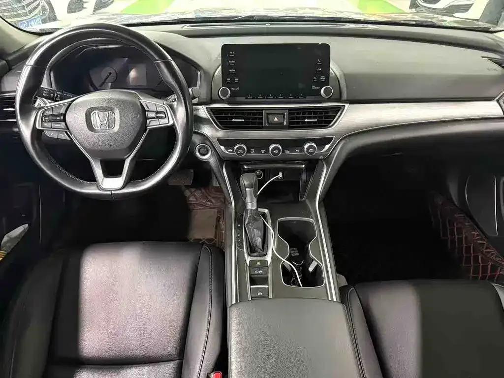 Honda Accord — фото 9