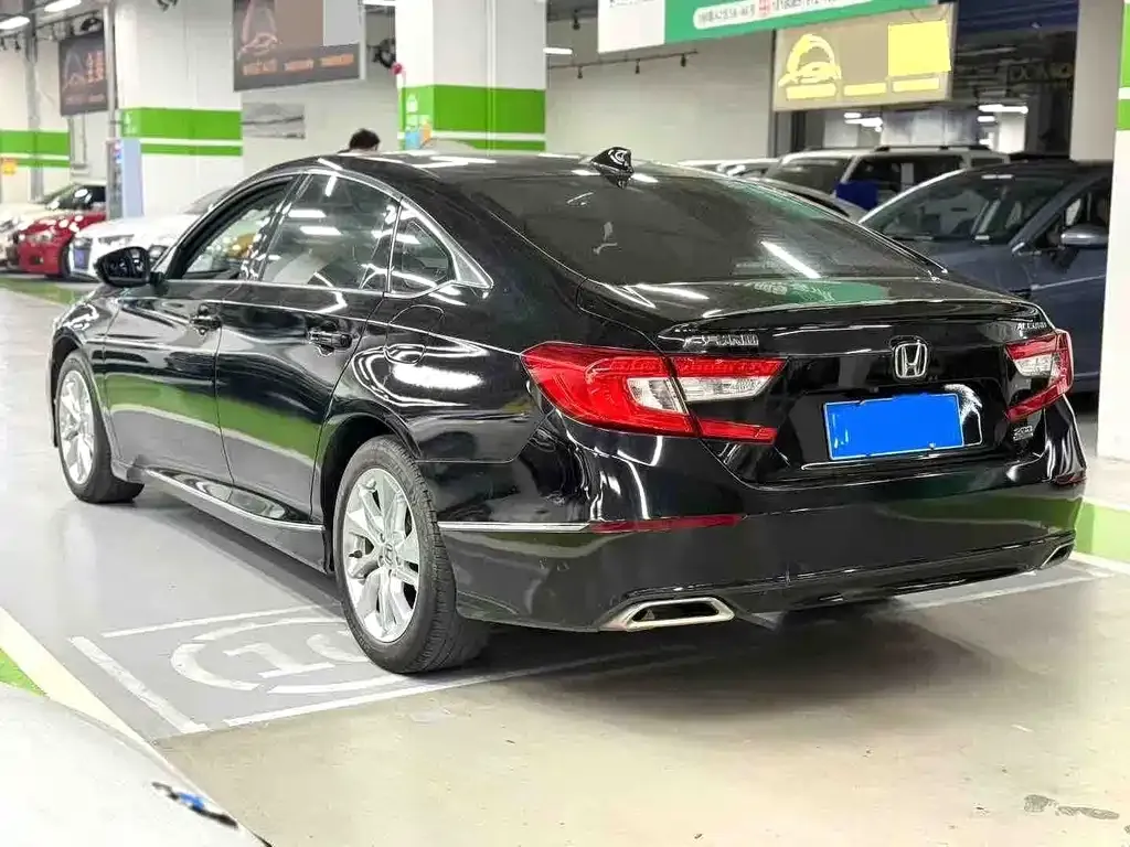 Honda Accord — фото 6