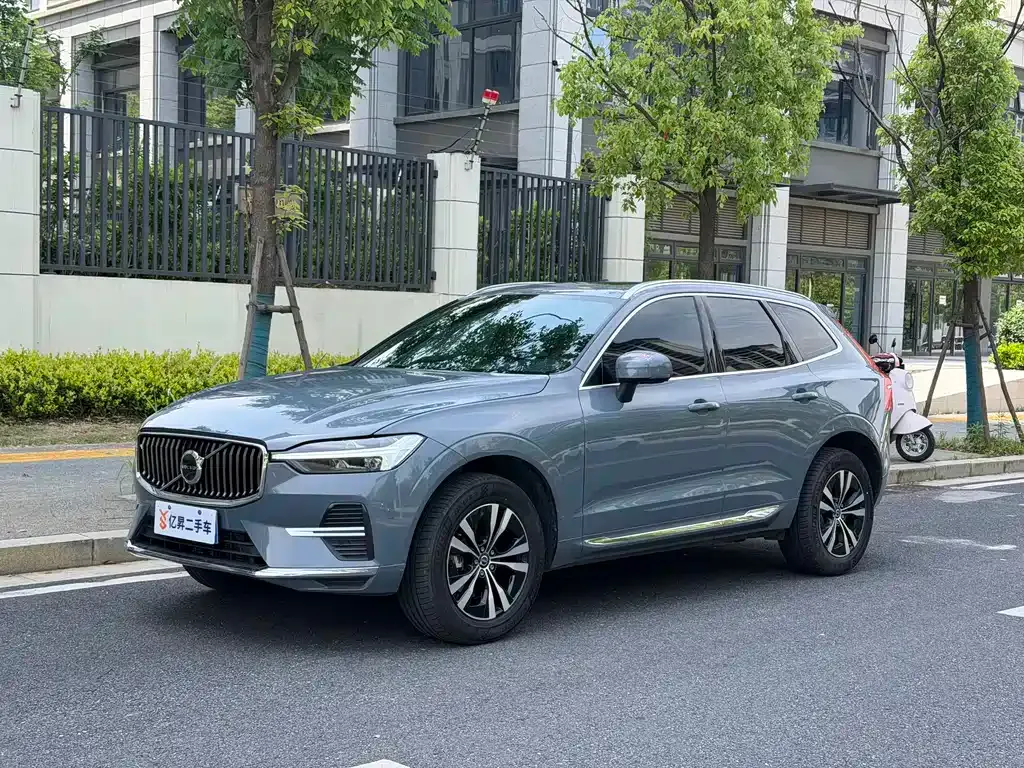 Volvo XC60 — фото 10