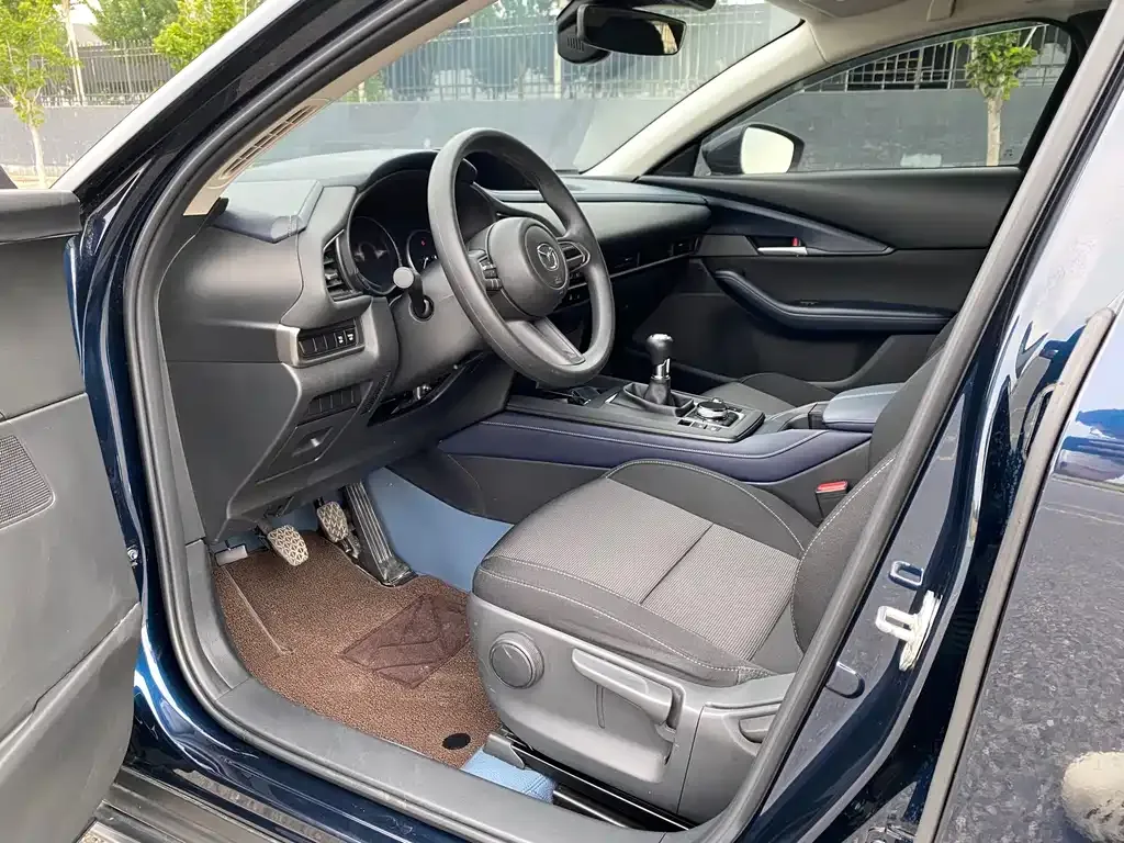 Mazda CX-30 — фото 2