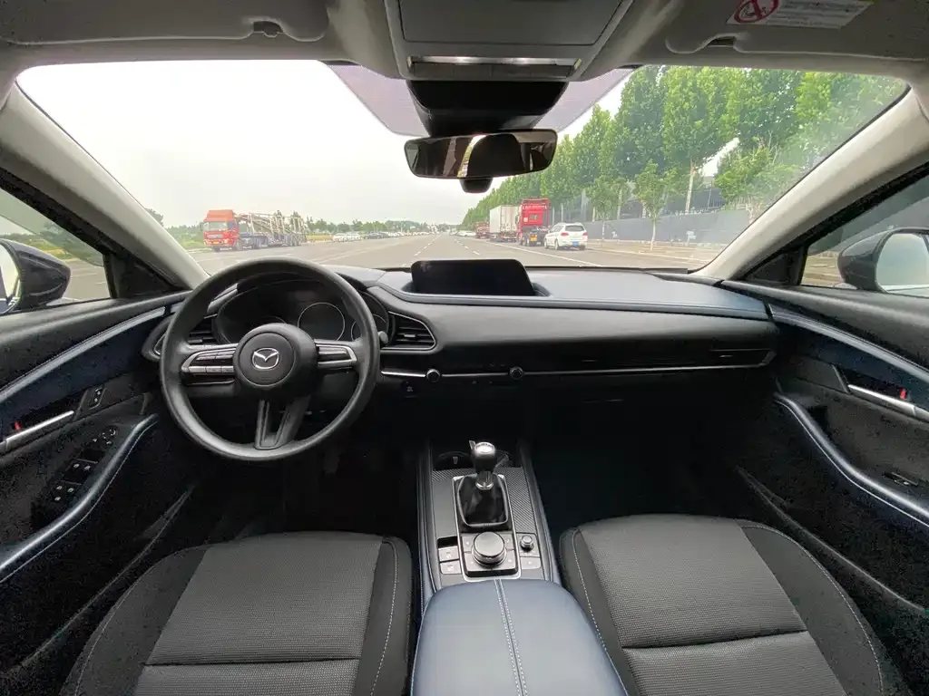Mazda CX-30 — фото 4