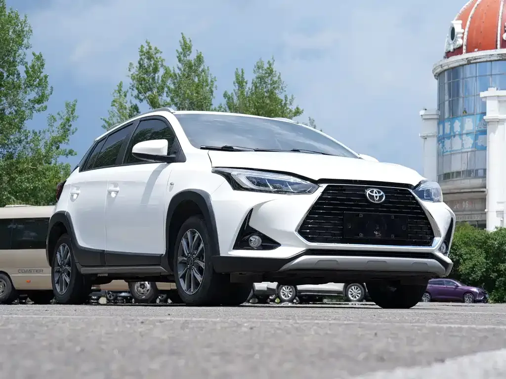 Toyota Yaris L — фото 9