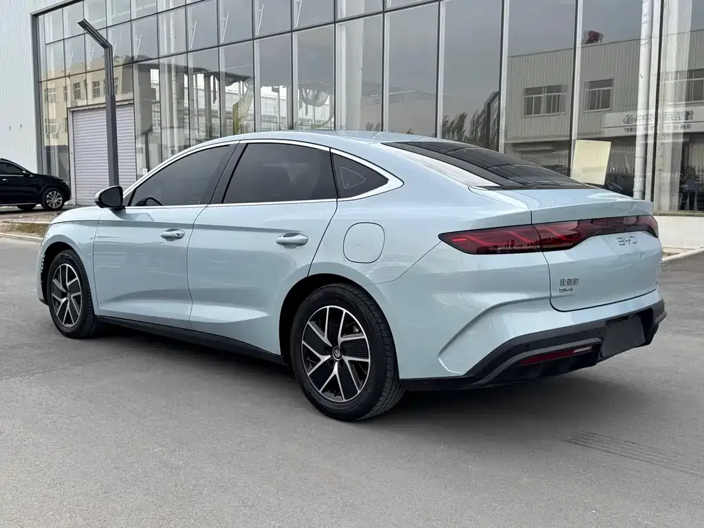 BYD Qin L — фото 9