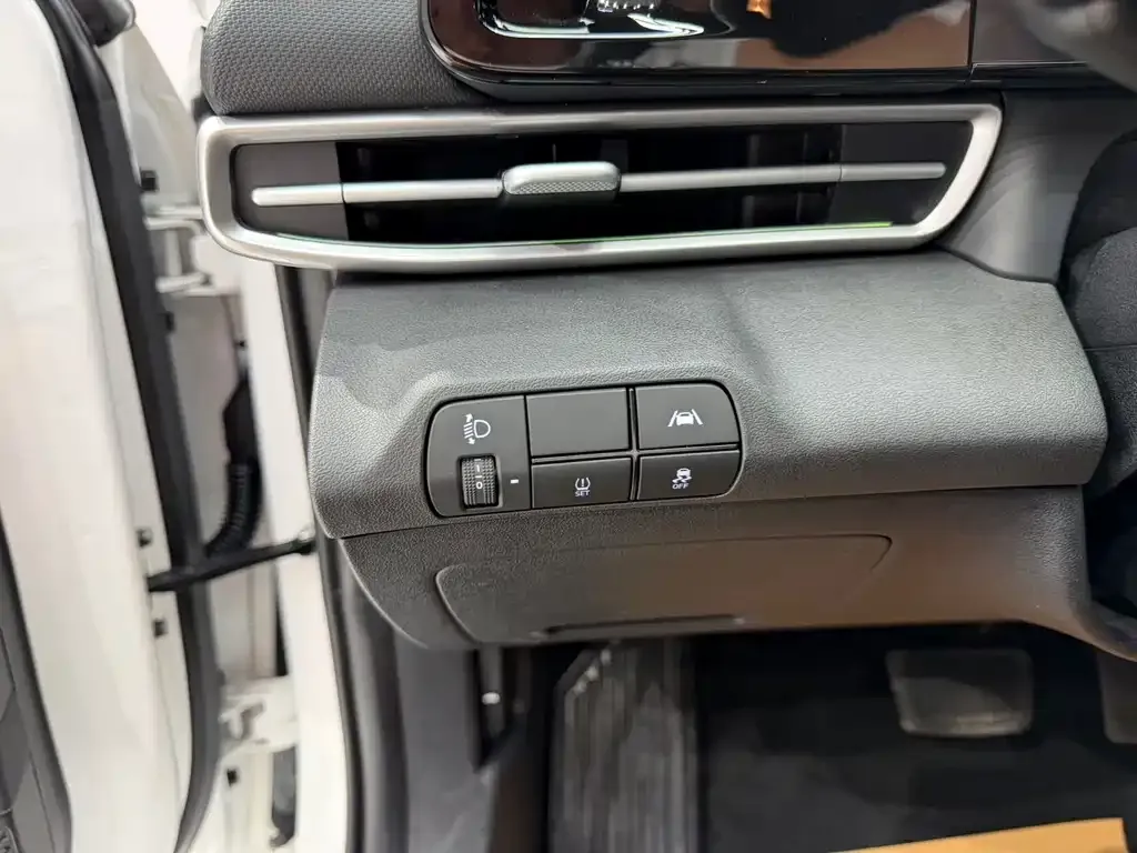 Hyundai Elantra — фото 8